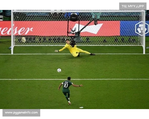 萨福诺夫洲际杯四扑点球创纪录，巴黎门神跪地庆祝改写历史